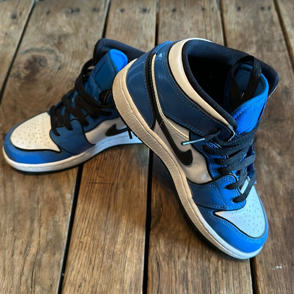 Air Jordan youth sneakers